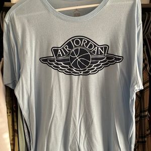 Air Jordan size L. UNC blue